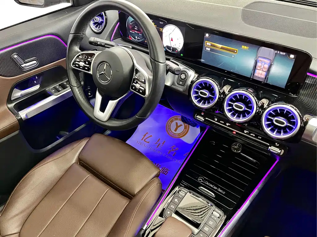 MERCEDES BENZ GLB 2021