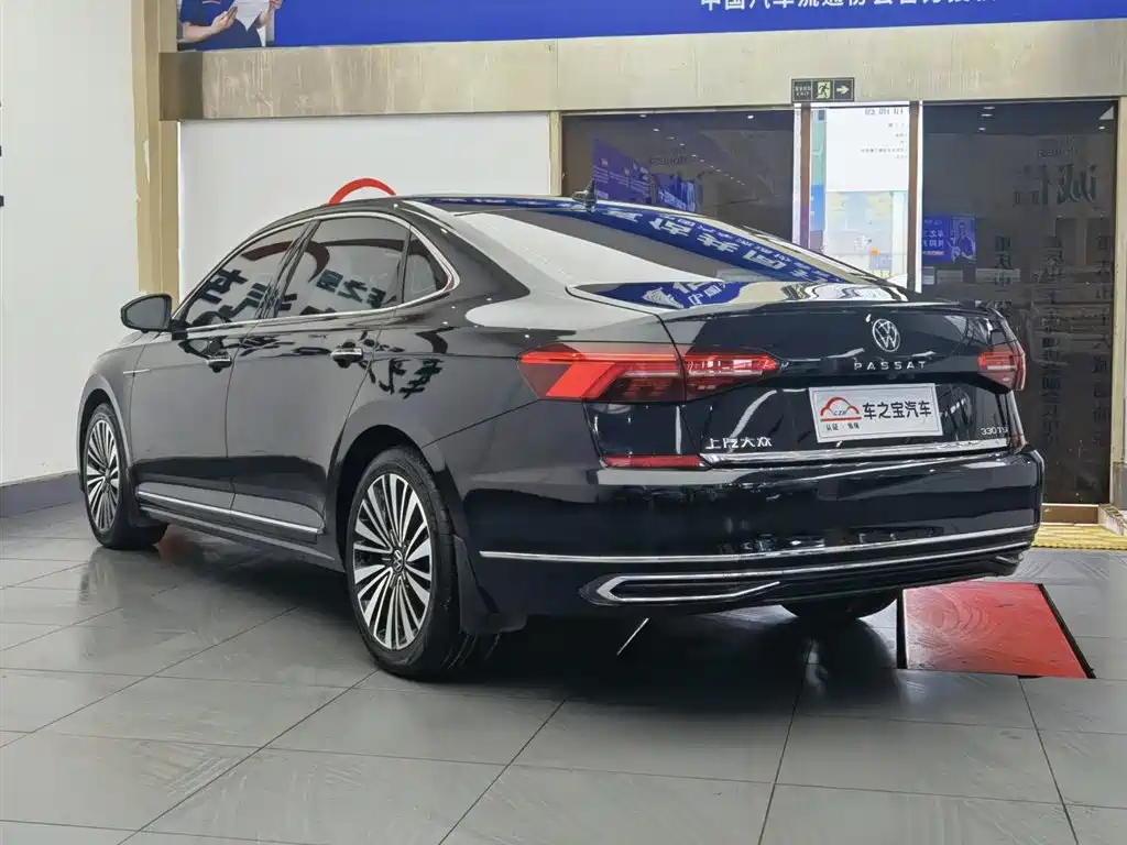 VOLKSWAGEN PASSAT 2021