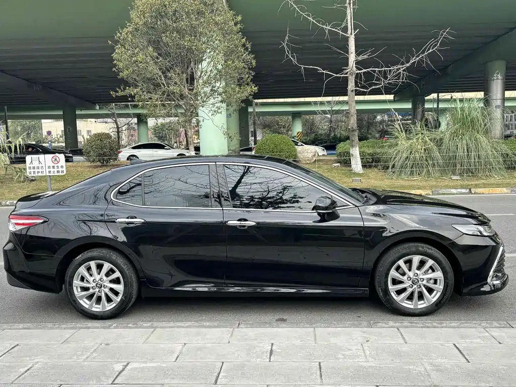 TOYOTA CAMRY 2022