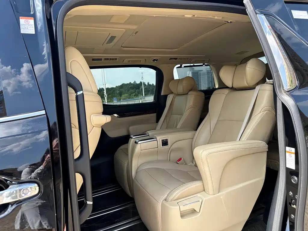 TOYOTA ALPHARD 2018