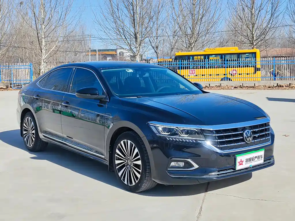 VOLKSWAGEN PASSAT 2020