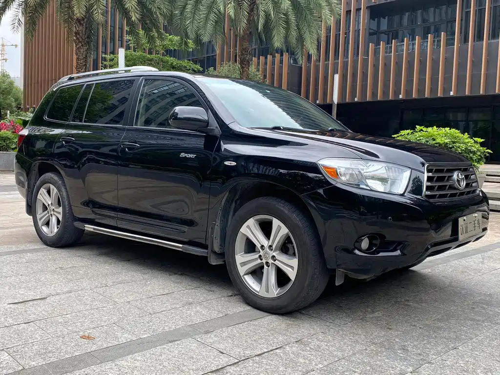TOYOTA HIGHLANDER 2011