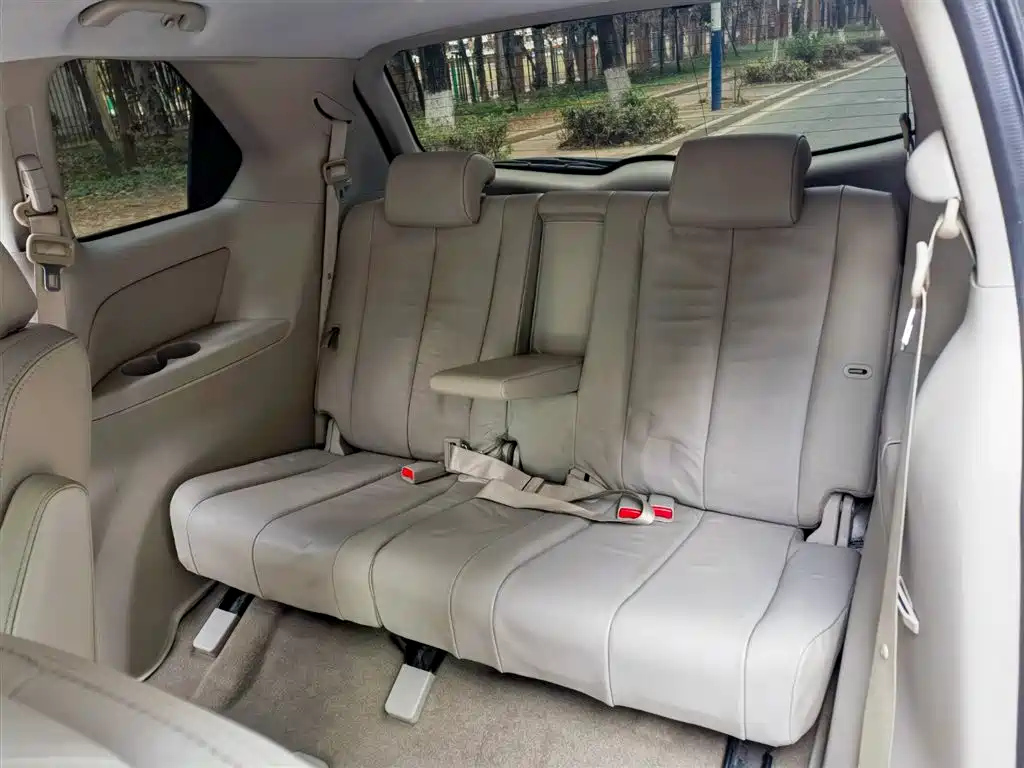 MAZDA 8 2011