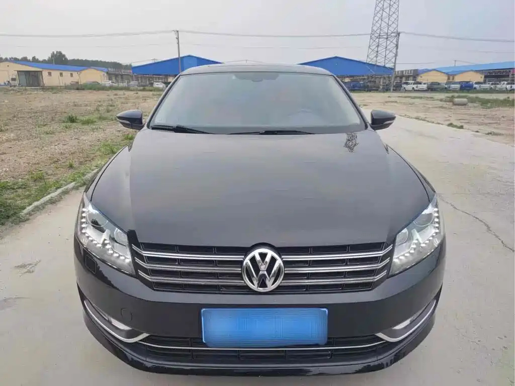 VOLKSWAGEN PASSAT 2015