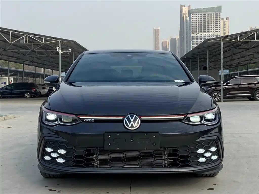 VOLKSWAGEN GOLF 2022