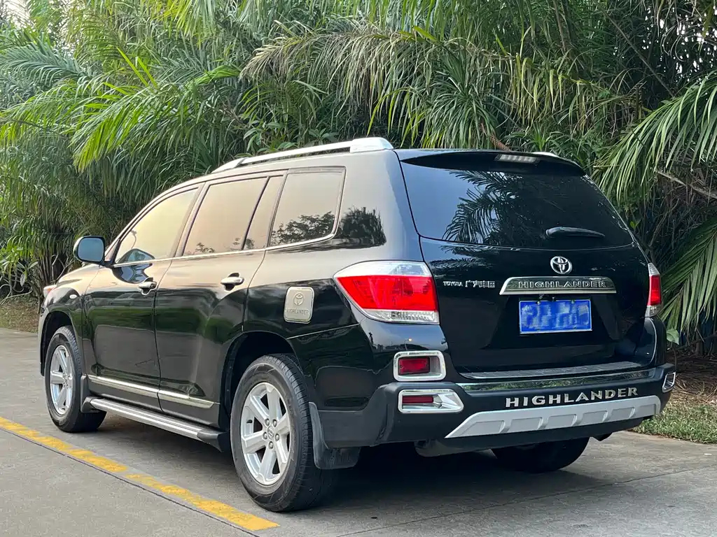 TOYOTA HIGHLANDER 2013