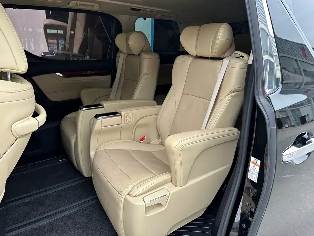 TOYOTA ALPHARD 2016
