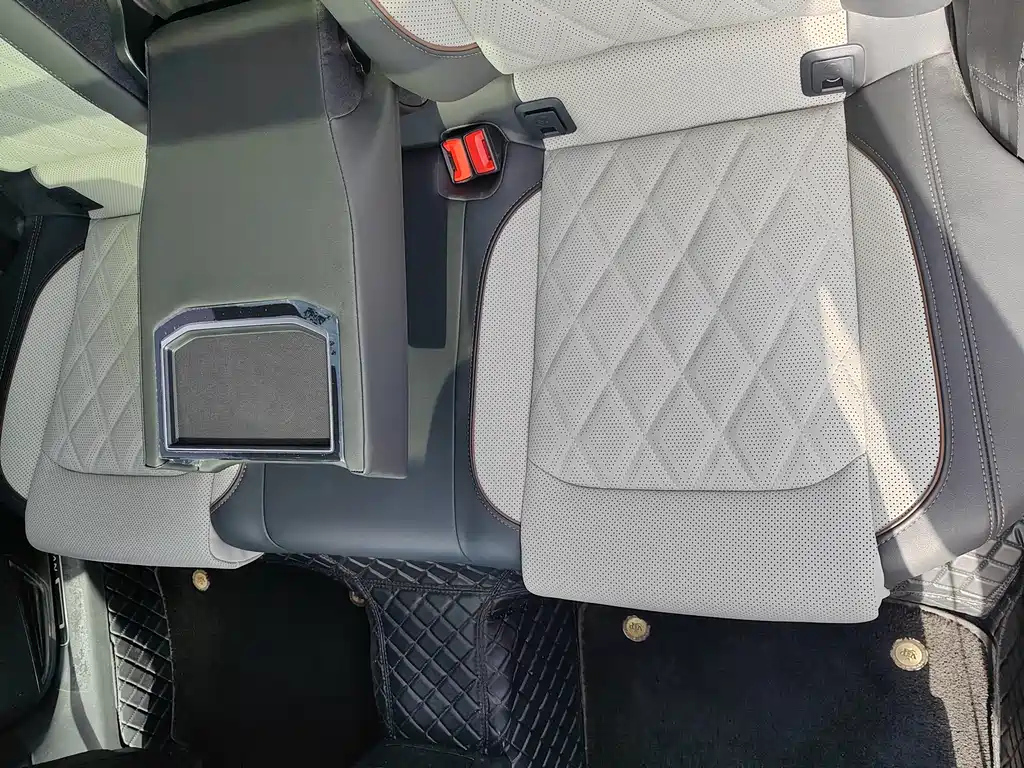 VOLKSWAGEN MAGOTAN 2023