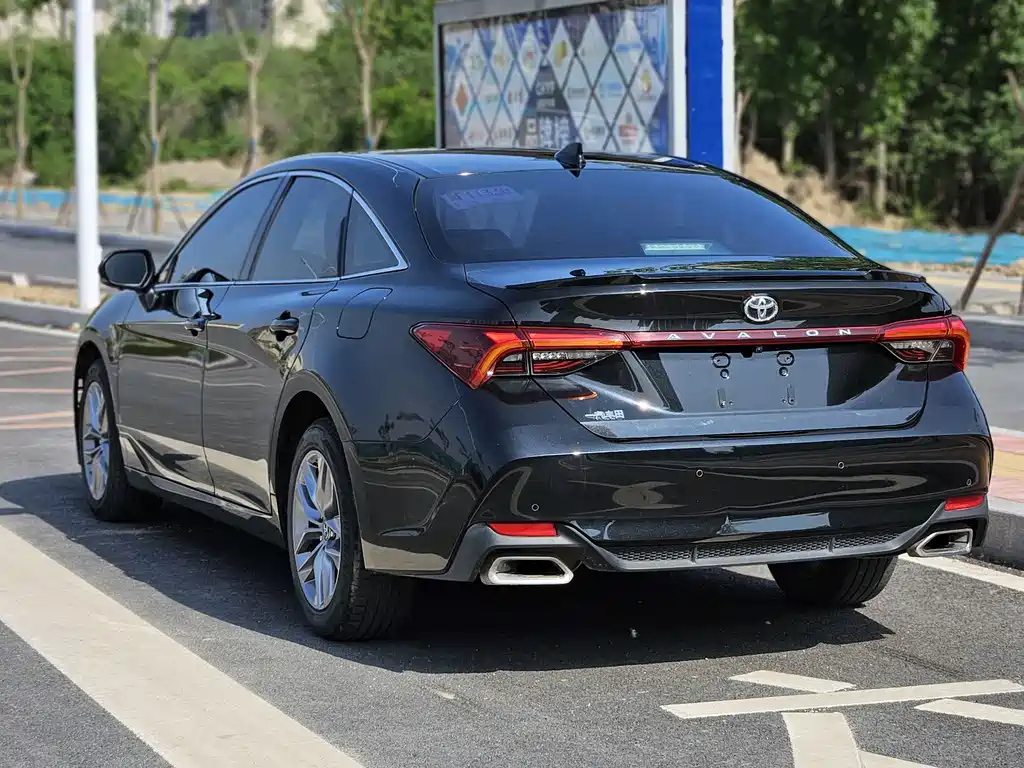 TOYOTA AVALON 2020