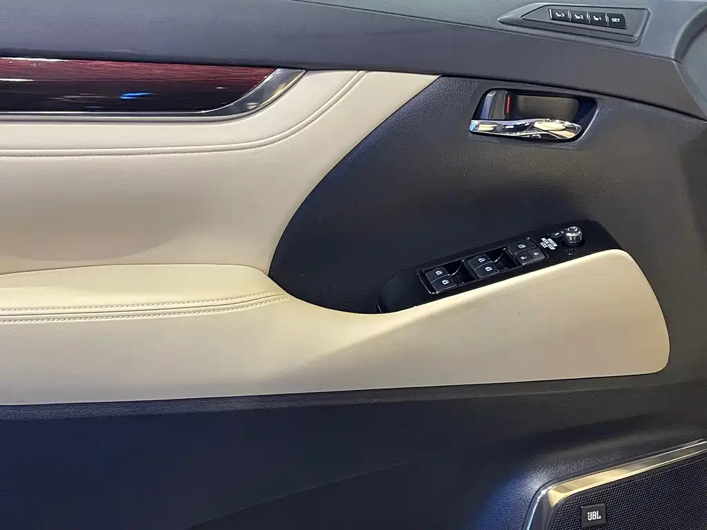 TOYOTA ALPHARD 2018