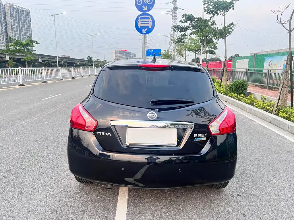 NISSAN TIIDA TIIDA 2013