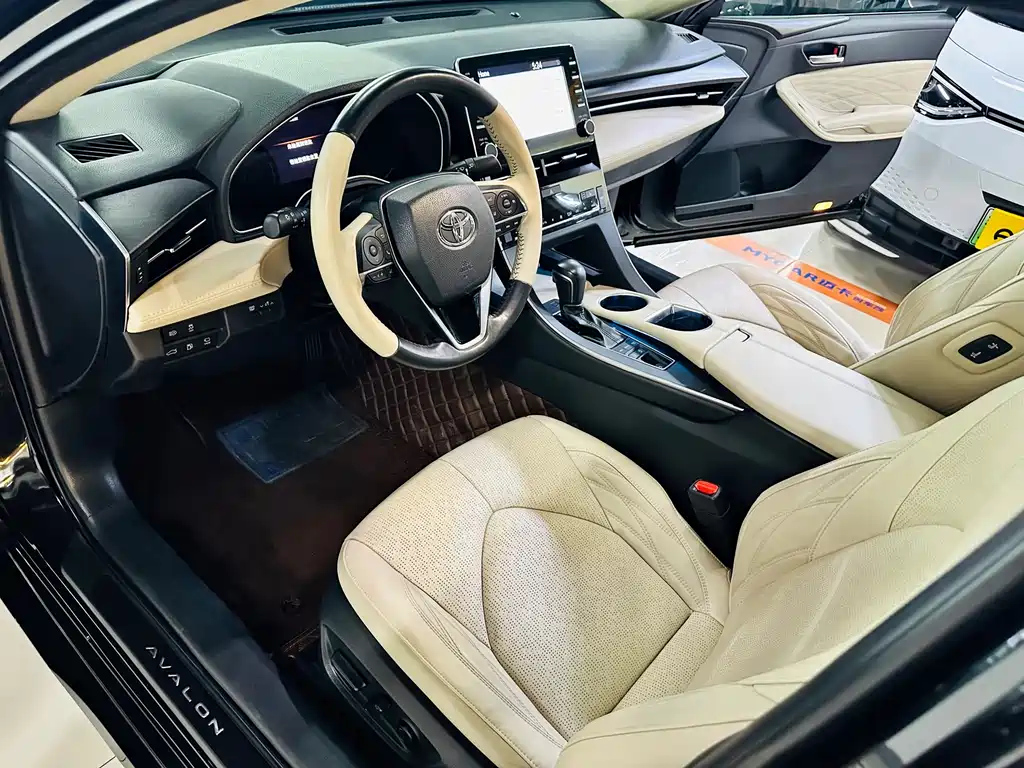 TOYOTA AVALON 2019