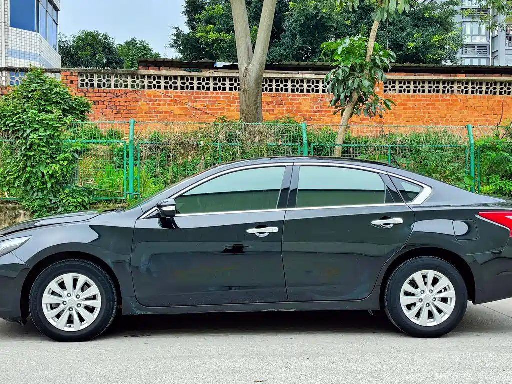 NISSAN TEANA 2017