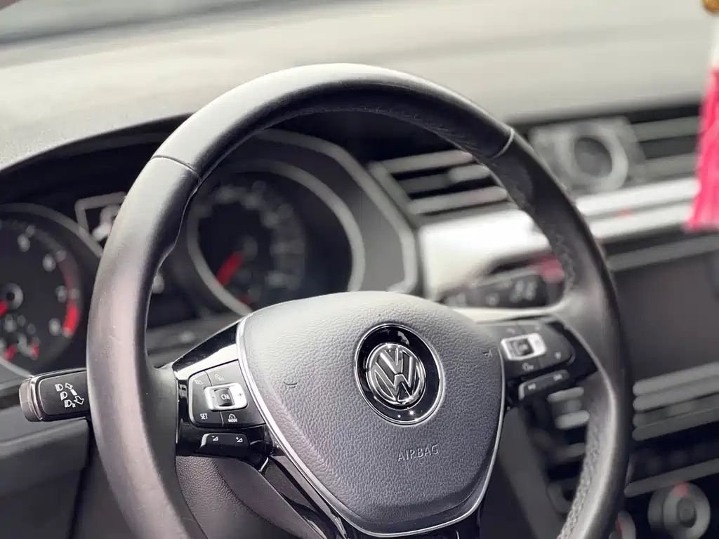 VOLKSWAGEN MAGOTAN 2018