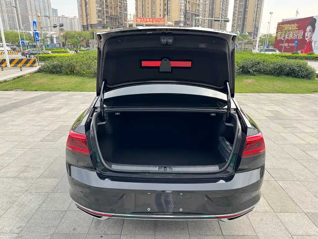 VOLKSWAGEN MAGOTAN 2022
