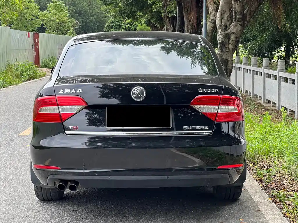 SKODA SUPERB 2014