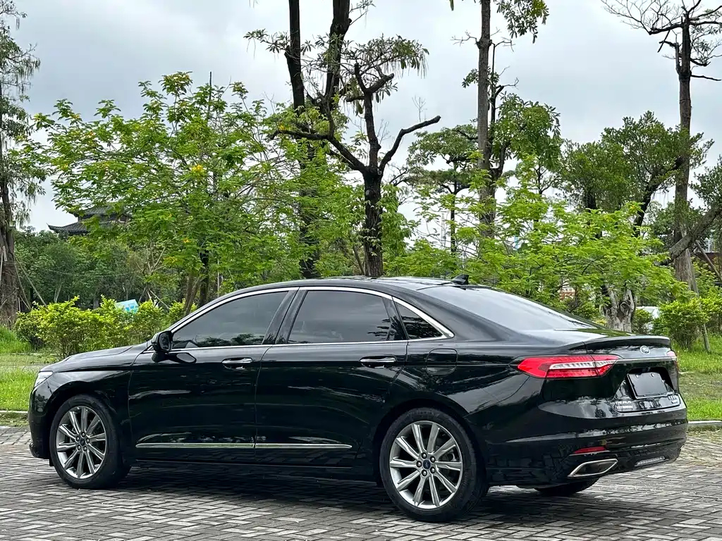FORD TAURUS 2021