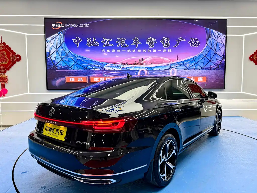VOLKSWAGEN PASSAT 2023