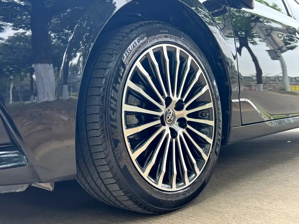 TOYOTA AVALON 2020