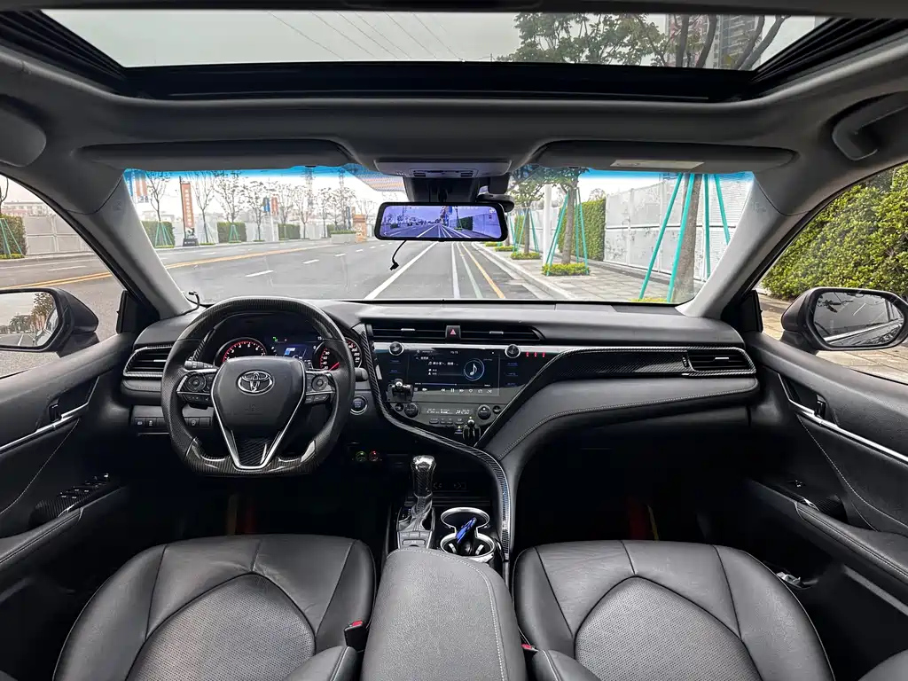 TOYOTA CAMRY 2020