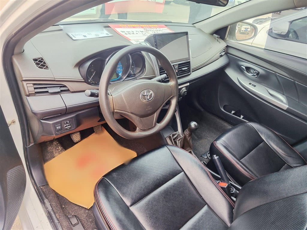 TOYOTA YARIS L DAZZLING 2014