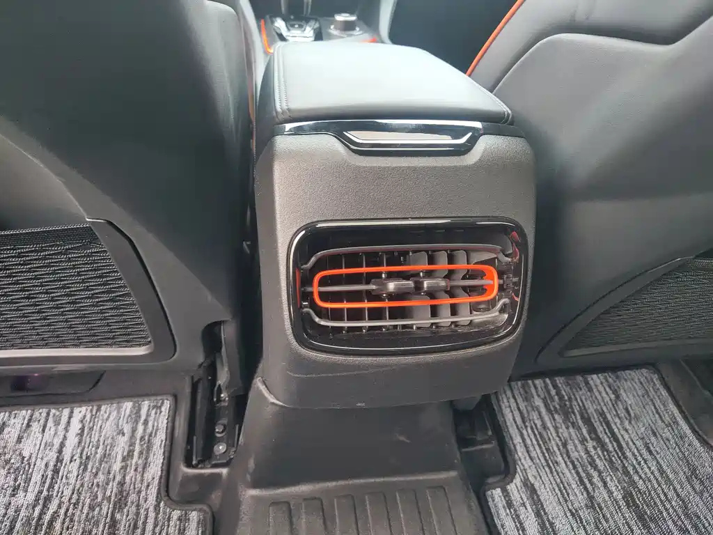 LYNK&CO 02 HATCHBACK 2021