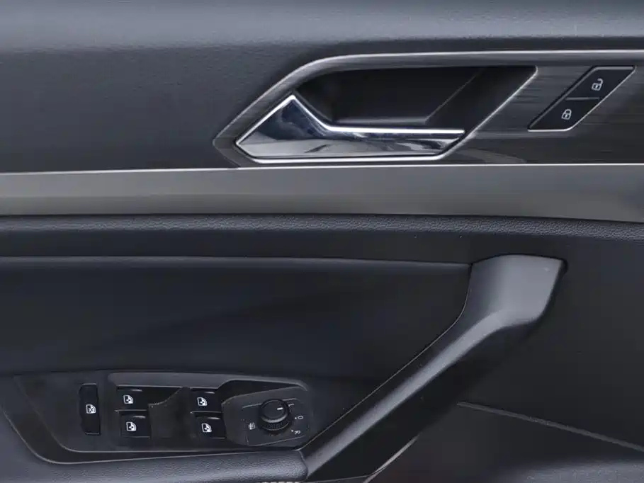 VOLKSWAGEN LAVIDA 2020