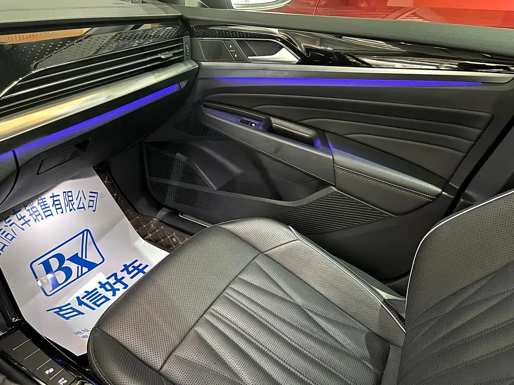 VOLKSWAGEN PASSAT 2023