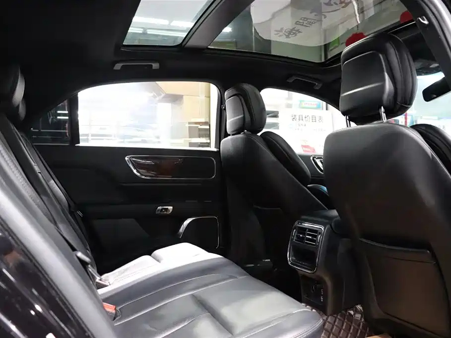 LINCOLN CONTINENTAL 2019