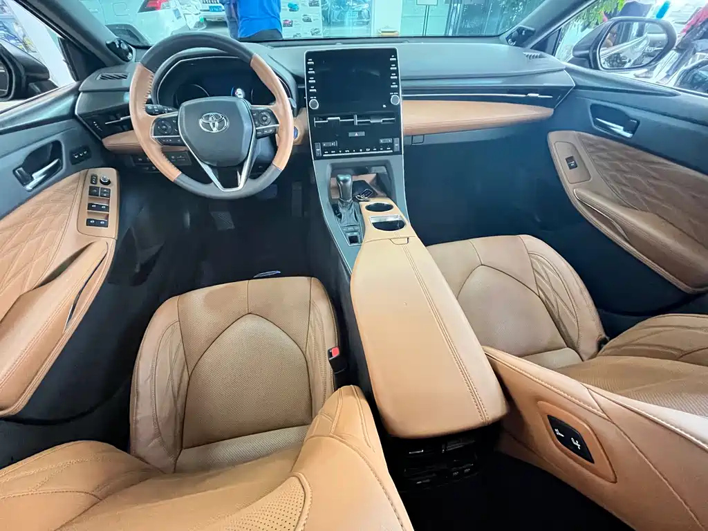 TOYOTA AVALON 2019