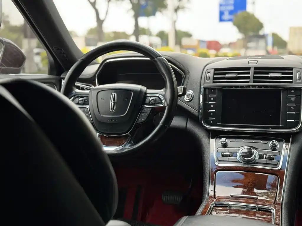 LINCOLN CONTINENTAL 2017