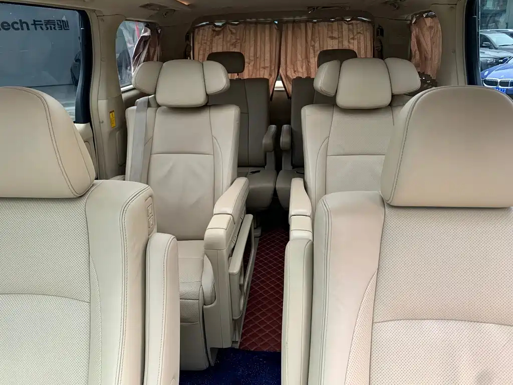 TOYOTA ALPHARD 2012