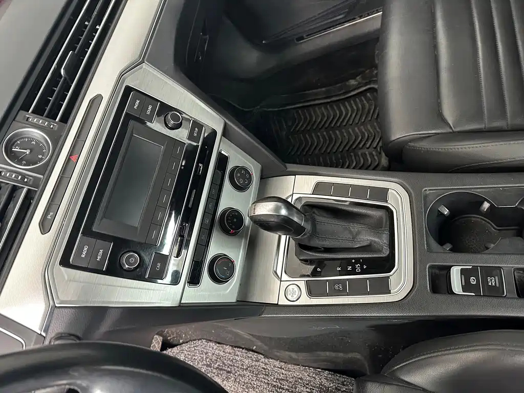 VOLKSWAGEN MAGOTAN 2020