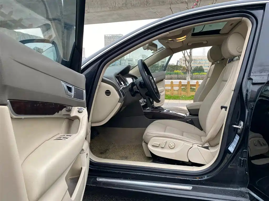 AUDI A6L 2010