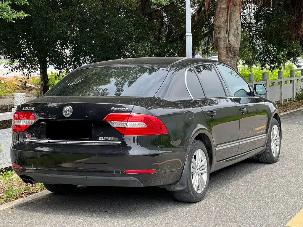 SKODA SUPERB 2014