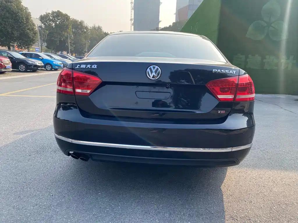 VOLKSWAGEN PASSAT 2014
