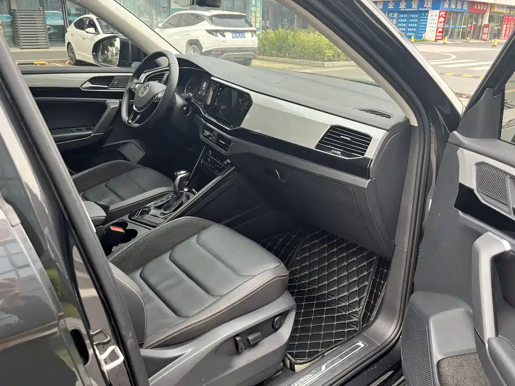 VOLKSWAGEN TAYRON 2021