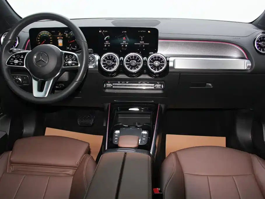 MERCEDES BENZ GLB 2023