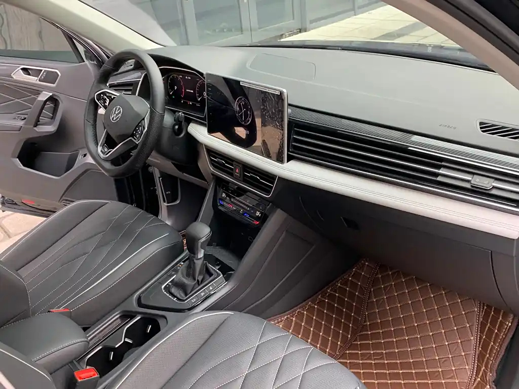 VOLKSWAGEN TIGUAN L 2022