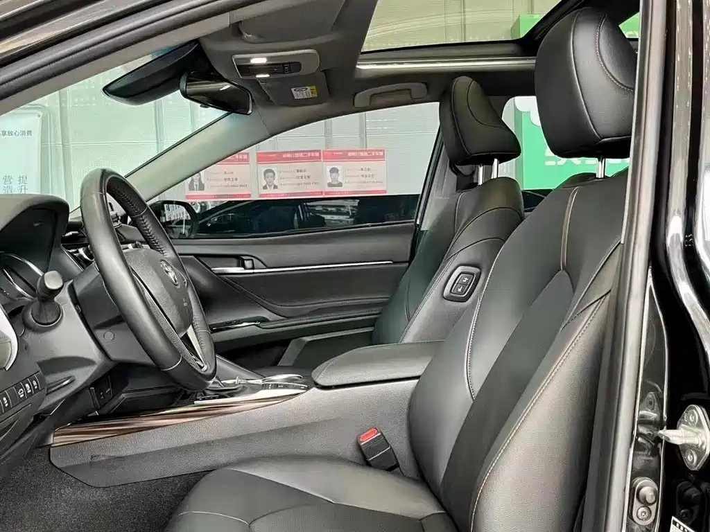 TOYOTA CAMRY 2019