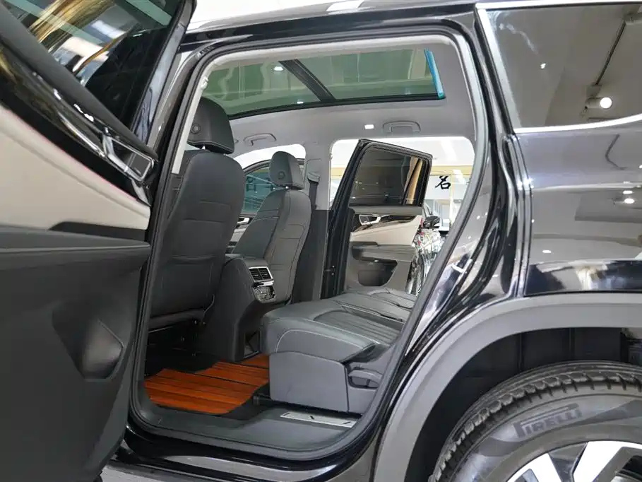 VOLKSWAGEN TOURAN 2021