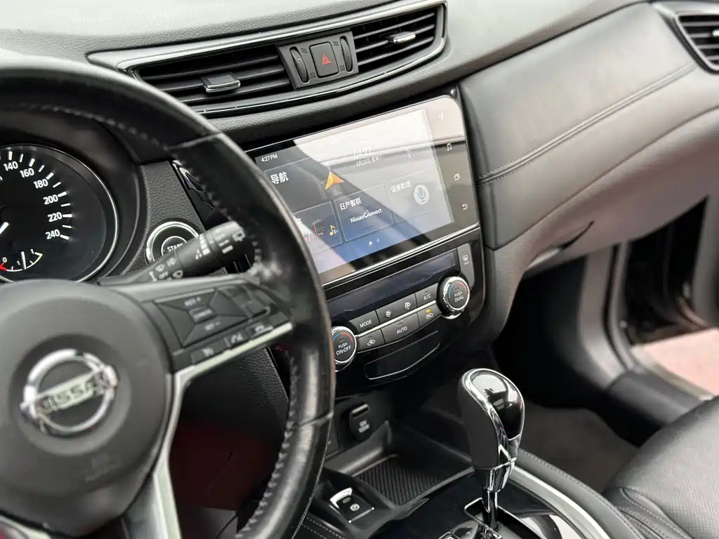NISSAN X-TRAIL 2019