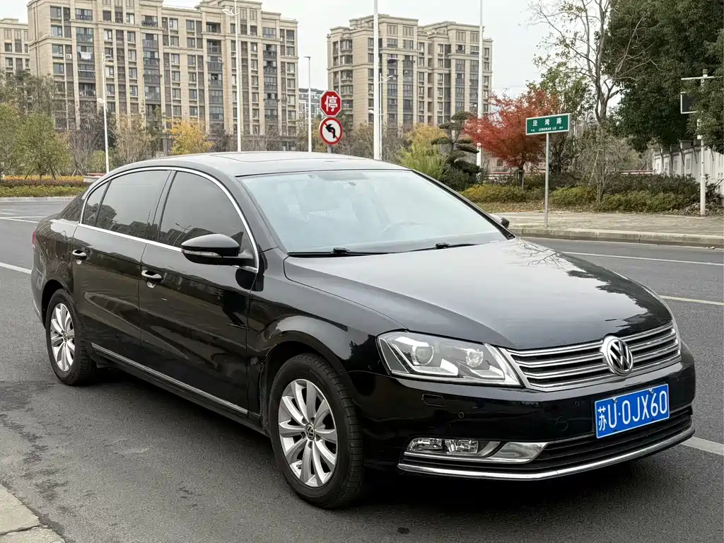VOLKSWAGEN MAGOTAN 2013