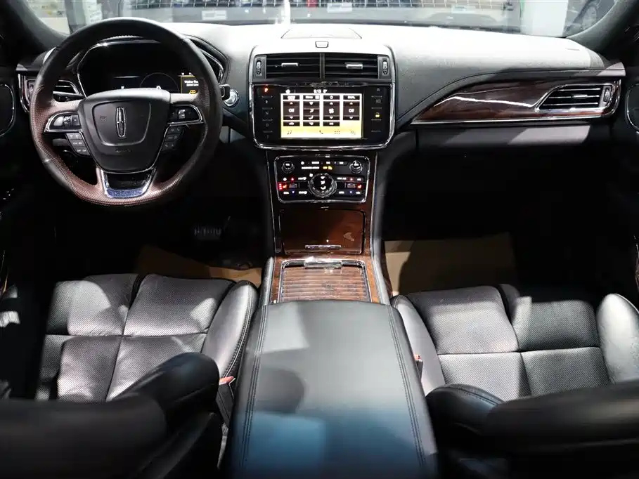 LINCOLN CONTINENTAL 2019