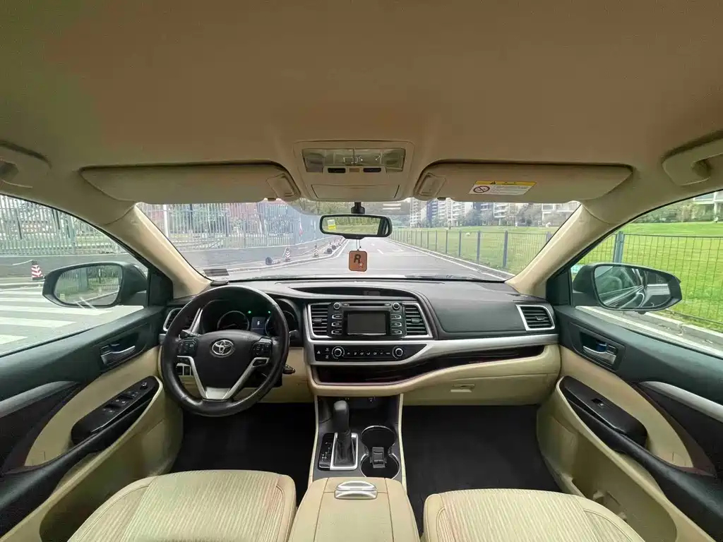 TOYOTA HIGHLANDER 2017