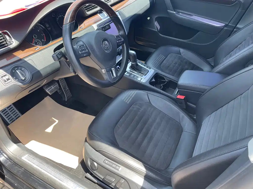 VOLKSWAGEN MAGOTAN 2015