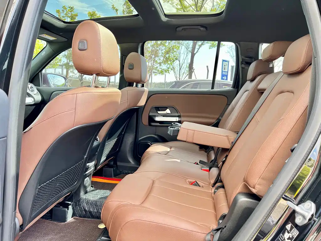 MERCEDES BENZ GLB 2023