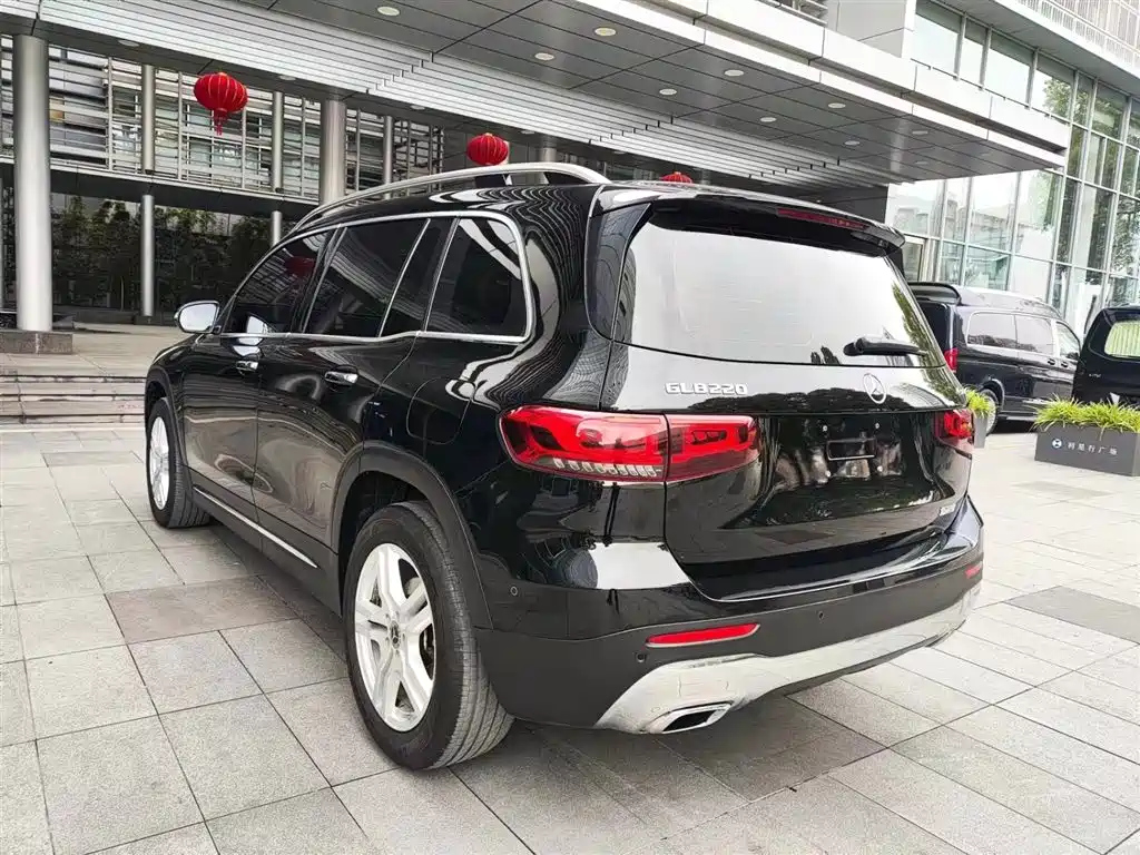 MERCEDES BENZ GLB 2021