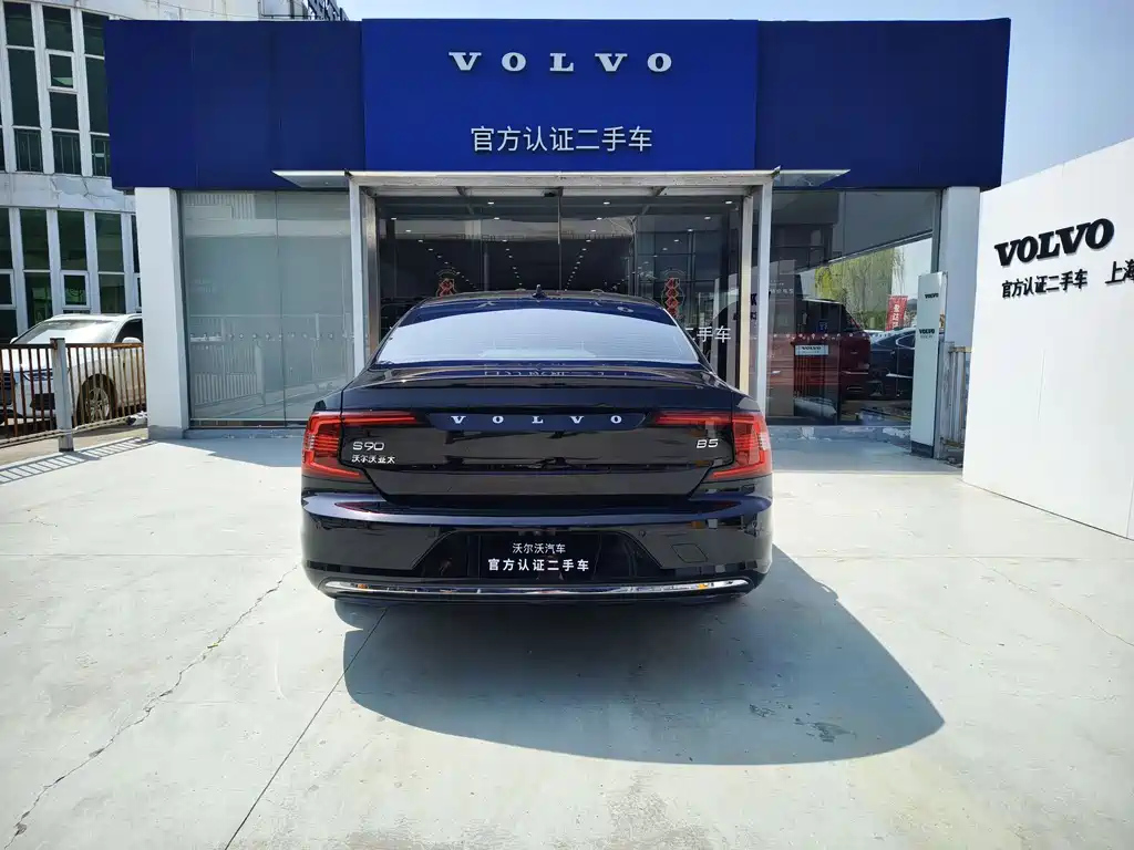 VOLVO S90 2022