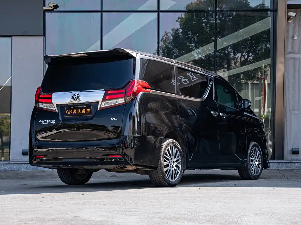 TOYOTA ALPHARD 2018